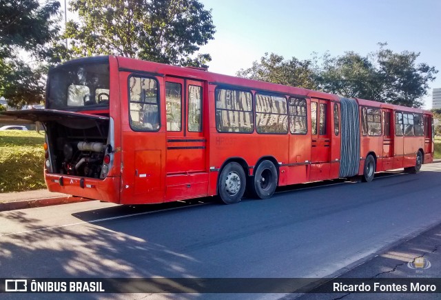Sucata e Desmanches HR037 na cidade de Curitiba, Paraná, Brasil, por Ricardo Fontes Moro. Número da foto: #10196759.