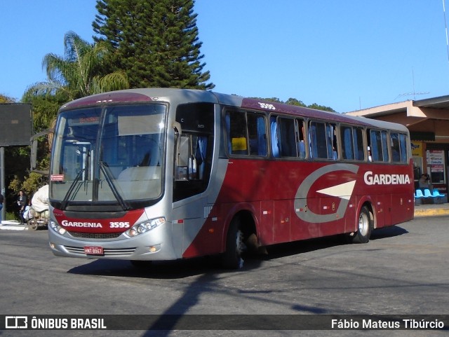 Expresso Gardenia 3595 na cidade de Três Corações, Minas Gerais, Brasil, por Fábio Mateus Tibúrcio. Número da foto: #10200038.