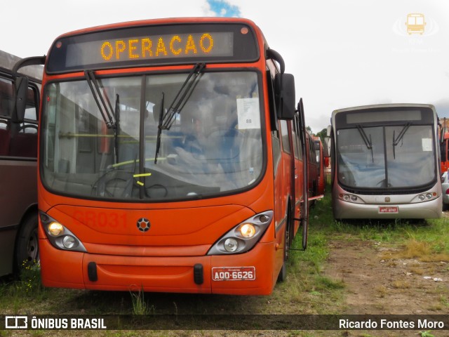 Sucata e Desmanches GR031 na cidade de São José dos Pinhais, Paraná, Brasil, por Ricardo Fontes Moro. Número da foto: #10199961.