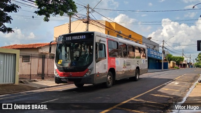 Expresso Itamarati 6840 na cidade de São José do Rio Preto, São Paulo, Brasil, por Vitor Hugo. ID da foto: 10204152.