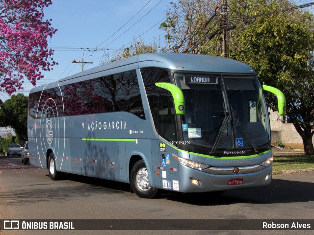 Viação Garcia 8215 na cidade de Paranavaí, Paraná, Brasil, por Robson Alves. ID da foto: 10202570.