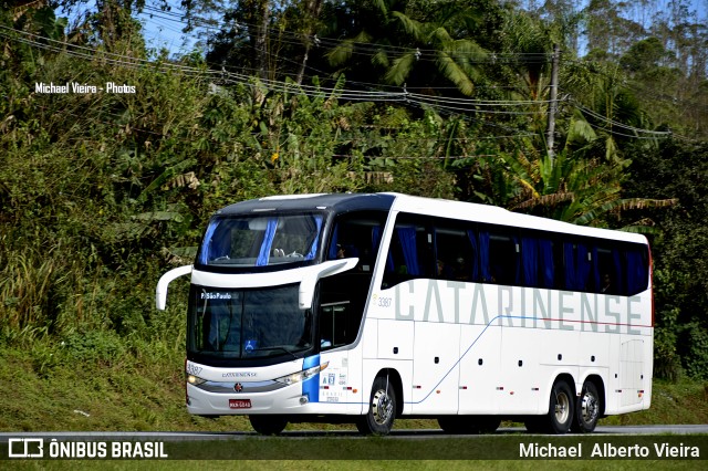 Auto Viação Catarinense 3387 na cidade de Juquitiba, São Paulo, Brasil, por Michael  Alberto Vieira. Número da foto: #10206285.