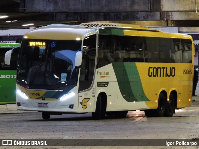 Empresa Gontijo de Transportes 15065 na cidade de Belo Horizonte, Minas Gerais, Brasil, por Igor Policarpo. ID da foto: 10215669.