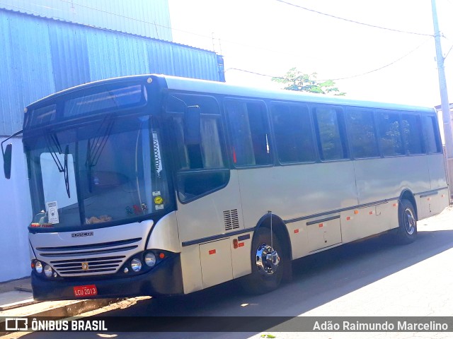 Ônibus Particulares 2013 na cidade de Unaí, Minas Gerais, Brasil, por Adão Raimundo Marcelino. ID da foto: 10216463.