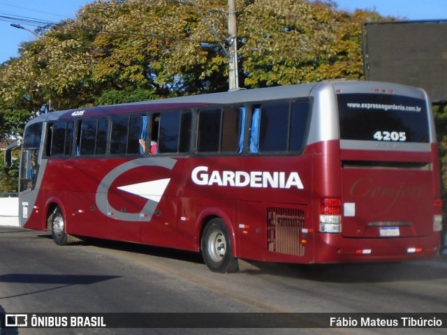 Expresso Gardenia 4205 na cidade de Três Corações, Minas Gerais, Brasil, por Fábio Mateus Tibúrcio. Número da foto: #10214063.