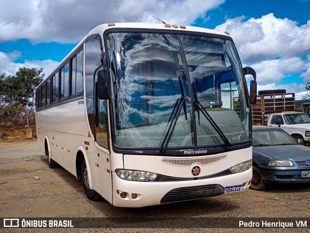 Ônibus Particulares 4046 na cidade de Araçuaí, Minas Gerais, Brasil, por Pedro Henrique VM. Número da foto: #10217609.