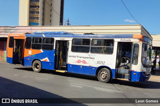 União Transportes 10252 na cidade de Várzea Grande, Mato Grosso, Brasil, por Leon Gomes. Número da foto: #10217037.