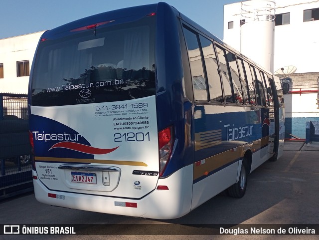 Taipastur Transportes Turísticos 21201 na cidade de São Paulo, São Paulo, Brasil, por Douglas Nelson de Oliveira. ID da foto: 10217724.