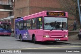 Uno - University Bus 106 na cidade de Welwyn Garden City, Hertfordshire, Inglaterra, por Donald Hudson. ID da foto: :id.