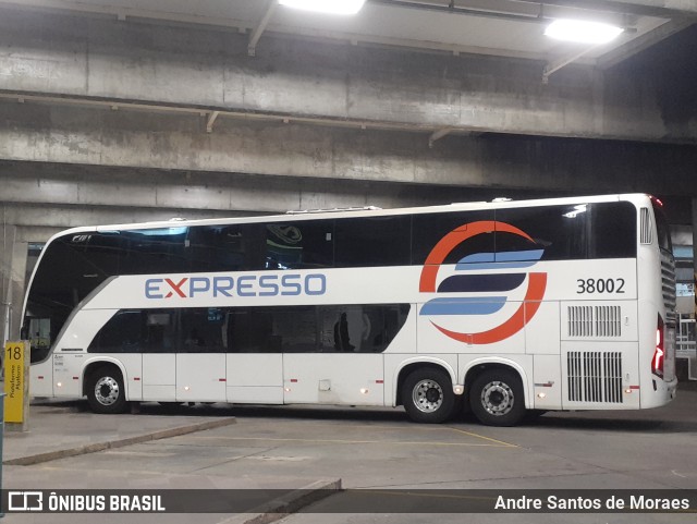 Expresso Transporte e Turismo Ltda. 38002 na cidade de Curitiba, Paraná, Brasil, por Andre Santos de Moraes. ID da foto: 10230515.