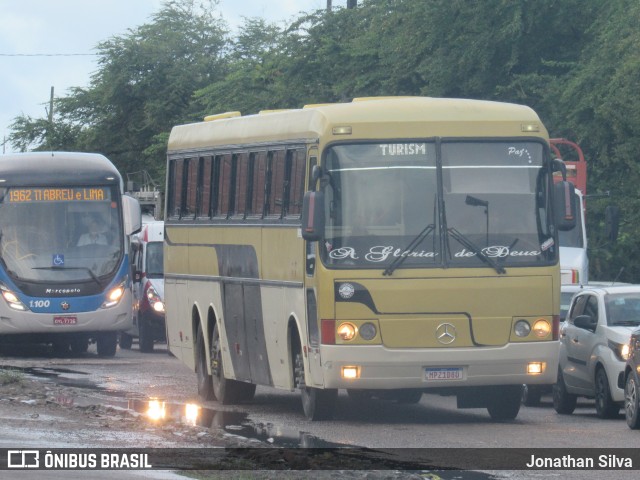 Ônibus Particulares 1D80 na cidade de Olinda, Pernambuco, Brasil, por Jonathan Silva. ID da foto: 10228677.