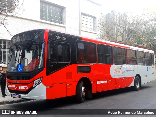 Santa Fé Transportes 95070 na cidade de Belo Horizonte, Minas Gerais, Brasil, por Adão Raimundo Marcelino. Número da foto: #10232210.