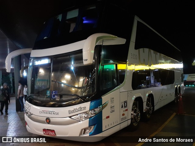 Auto Viação Catarinense 3520 na cidade de Registro, São Paulo, Brasil, por Andre Santos de Moraes. ID da foto: 10234294.