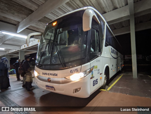 Viação Ouro e Prata 615 na cidade de Santo Ângelo, Rio Grande do Sul, Brasil, por Lucas Steinhorst. Número da foto: #10233084.