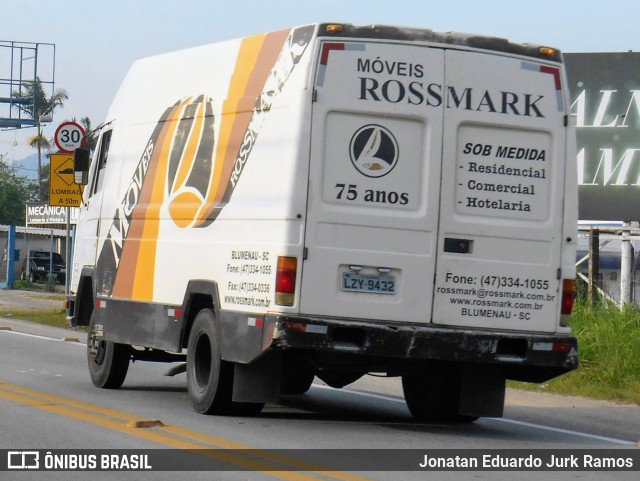 Móveis Rossmark 9432 na cidade de Gaspar, Santa Catarina, Brasil, por Jonatan Eduardo Jurk Ramos. Número da foto: #10232861.