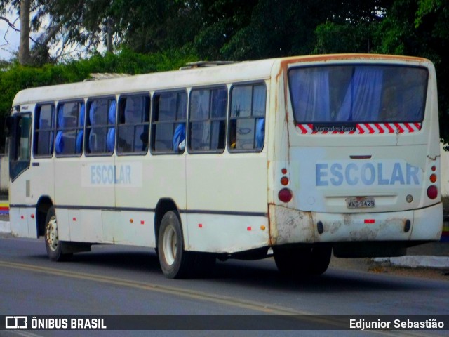 Escolares 556 na cidade de Nazaré da Mata, Pernambuco, Brasil, por Edjunior Sebastião. ID da foto: 10149541.