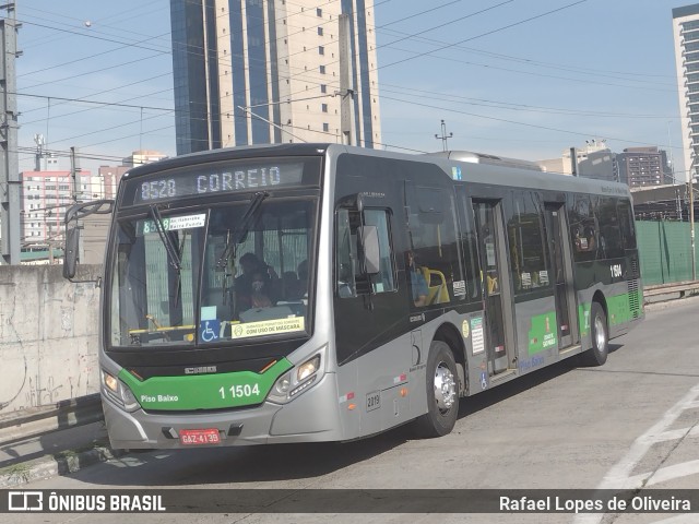 Viação Santa Brígida 1 1504 na cidade de São Paulo, São Paulo, Brasil, por Rafael Lopes de Oliveira. ID da foto: 10147422.