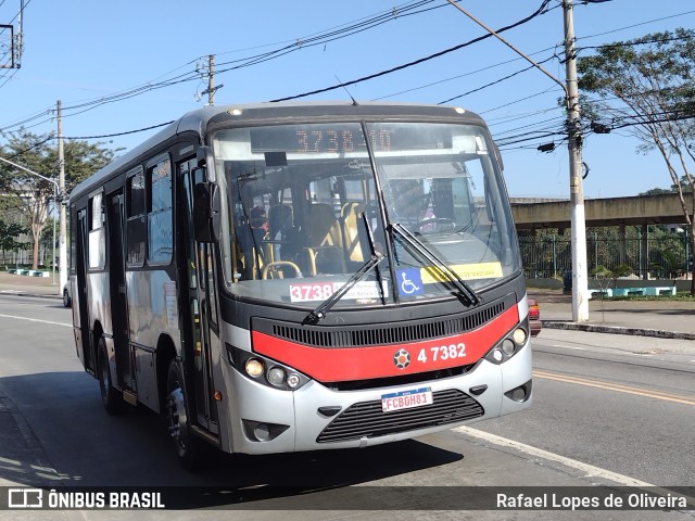 Pêssego Transportes 4 7382 na cidade de São Paulo, São Paulo, Brasil, por Rafael Lopes de Oliveira. Número da foto: #10149771.