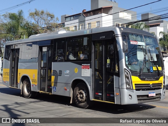 Upbus Qualidade em Transportes 3 5792 na cidade de São Paulo, São Paulo, Brasil, por Rafael Lopes de Oliveira. Número da foto: #10152594.