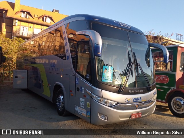 Vans Mil 1030 na cidade de Campos do Jordão, São Paulo, Brasil, por William Bispo da Silva. ID da foto: 10151549.