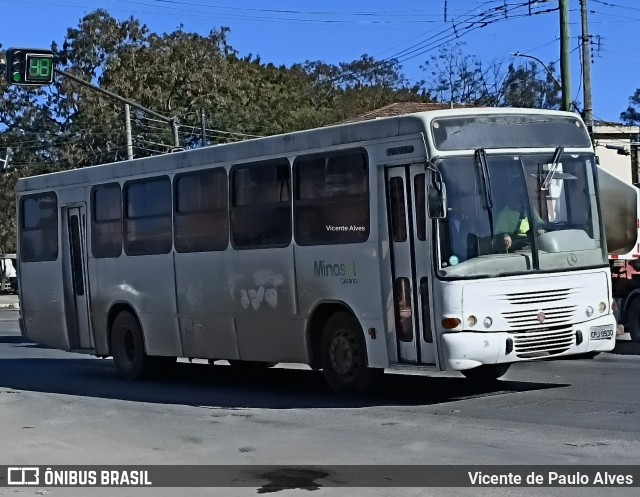 Ônibus Particulares 9930 na cidade de Arcos, Minas Gerais, Brasil, por Vicente de Paulo Alves. ID da foto: 10152686.