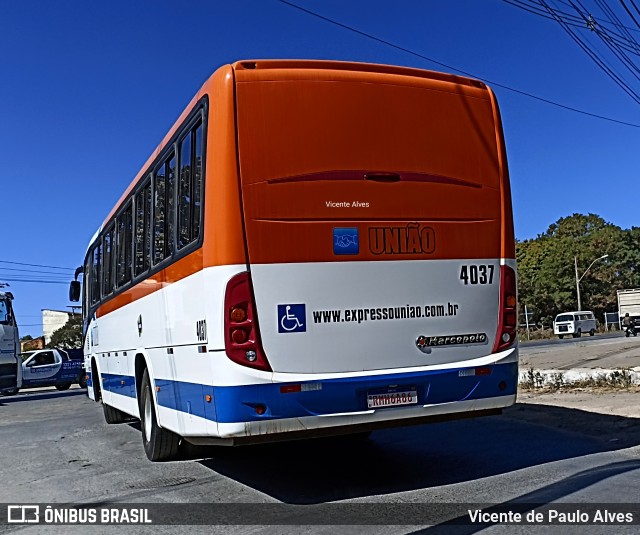 Expresso União 4037 na cidade de Arcos, Minas Gerais, Brasil, por Vicente de Paulo Alves. ID da foto: 10152622.