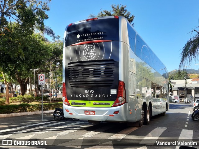 Viação Garcia 8693 na cidade de São Lourenço, Minas Gerais, Brasil, por Vanderci Valentim. Número da foto: #10153462.