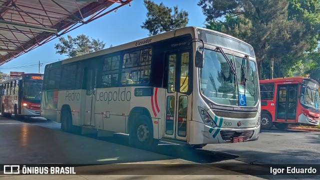 Expresso Unir 500 na cidade de Pedro Leopoldo, Minas Gerais, Brasil, por Igor Eduardo. Número da foto: #10153802.