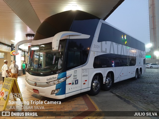 Auto Viação Catarinense 3509 na cidade de Registro, São Paulo, Brasil, por JULIO SILVA. Número da foto: #10159668.