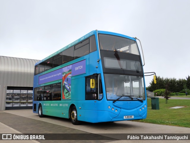 Switch Mobility YJ19HVC na cidade de Stratford upon Avon, Warwickshire, Inglaterra, por Fábio Takahashi Tanniguchi. ID da foto: 10161067.