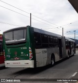 Via Sudeste Transportes S.A. 5 2599 na cidade de São Paulo, São Paulo, Brasil, por Andre Santos de Moraes. Número da foto: #:id.