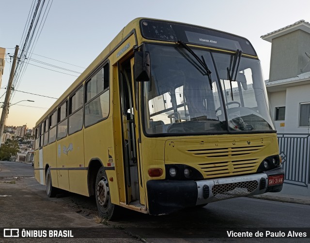 Líder Turismo 2318 na cidade de Santo Antônio do Monte, Minas Gerais, Brasil, por Vicente de Paulo Alves. ID da foto: 10162765.