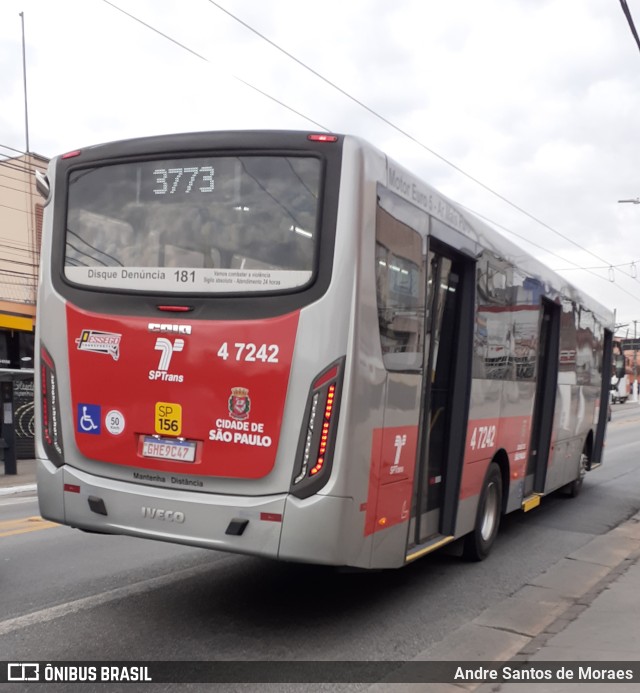 Pêssego Transportes 4 7242 na cidade de São Paulo, São Paulo, Brasil, por Andre Santos de Moraes. ID da foto: 10238436.