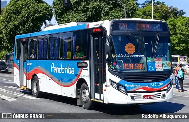 Viação Pendotiba RJ 211.007 na cidade de Rio de Janeiro, Rio de Janeiro, Brasil, por Rodolfo Albuquerque. Número da foto: #10239500.