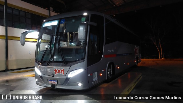 Auto Viação 1001 RJ 108.1223 na cidade de Nova Friburgo, Rio de Janeiro, Brasil, por Leonardo Correa Gomes Martins. ID da foto: 10266318.