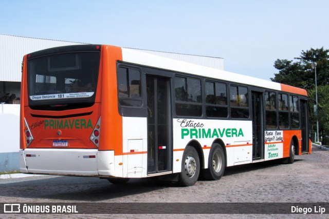 Estação Primavera 1673 na cidade de Curitiba, Paraná, Brasil, por Diego Lip. Número da foto: #10266375.