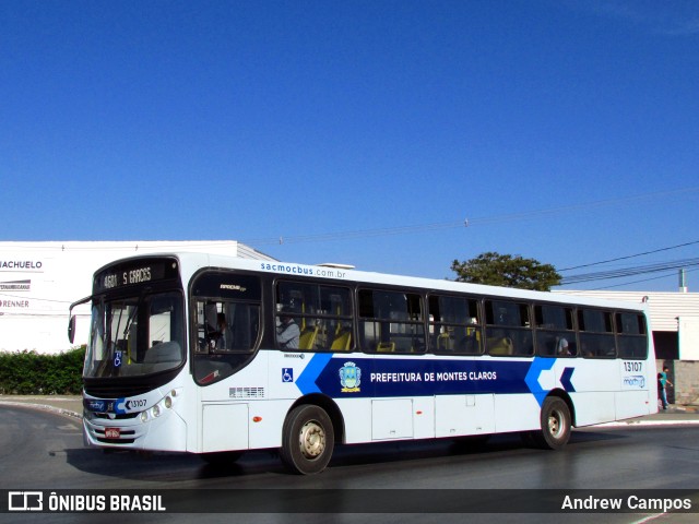 Solaris Transportes 13107 na cidade de Montes Claros, Minas Gerais, Brasil, por Andrew Campos. Número da foto: #10266573.