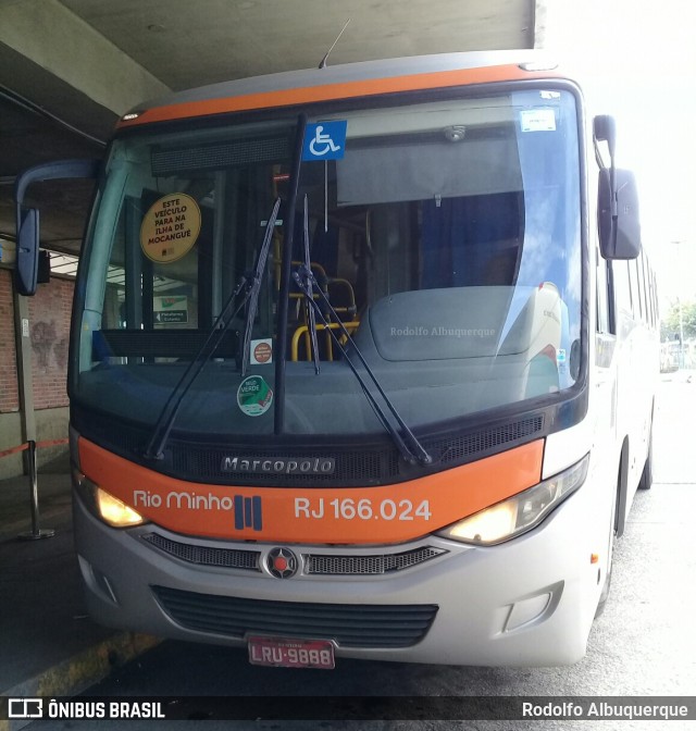 Transturismo Rio Minho RJ 166.024 na cidade de Niterói, Rio de Janeiro, Brasil, por Rodolfo Albuquerque. Número da foto: #10268745.
