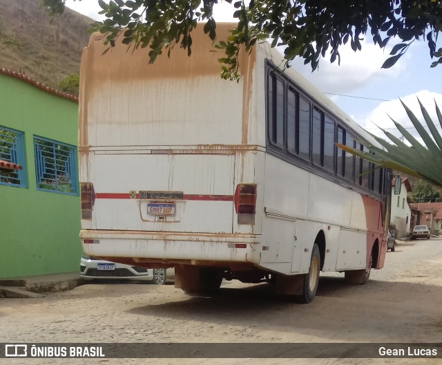 Viação São Fidélis 910 na cidade de Ataléia, Minas Gerais, Brasil, por Gean Lucas. Número da foto: #10267113.