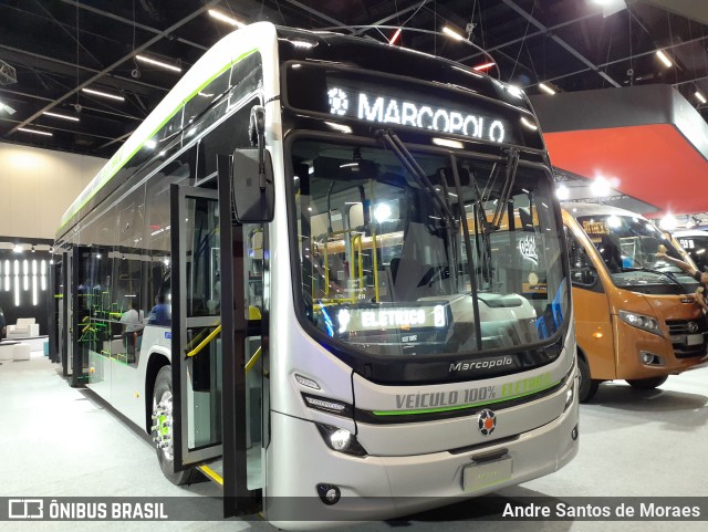 Marcopolo  na cidade de São Paulo, São Paulo, Brasil, por Andre Santos de Moraes. Número da foto: #10268859.