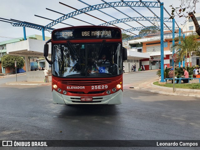 Companhia Coordenadas de Transportes 25E29 na cidade de Brumadinho, Minas Gerais, Brasil, por Leonardo Campos. ID da foto: 10267744.