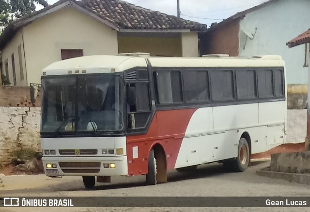 Viação São Fidélis 910 na cidade de Ataléia, Minas Gerais, Brasil, por Gean Lucas. Número da foto: #10267108.