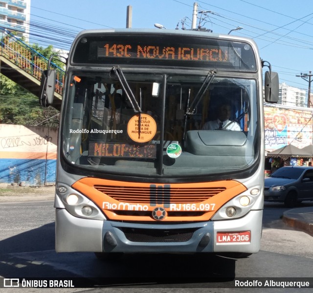 Transturismo Rio Minho RJ 166.097 na cidade de Nova Iguaçu, Rio de Janeiro, Brasil, por Rodolfo Albuquerque. ID da foto: 10272105.