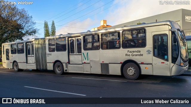 Leblon Transporte de Passageiros 15R92 na cidade de Curitiba, Paraná, Brasil, por Lucas Weber Calizario. Número da foto: #10271156.