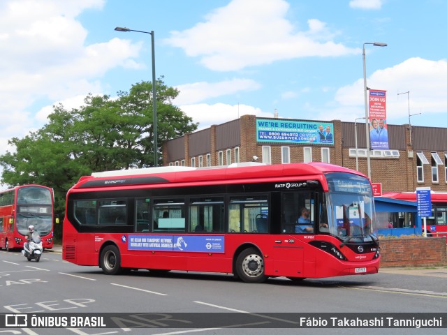 London United BE37057 na cidade de Richmond, Greater London, Inglaterra, por Fábio Takahashi Tanniguchi. ID da foto: 10271549.