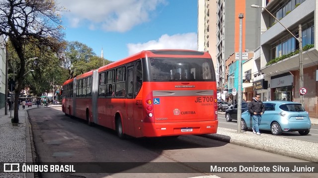 Expresso Azul JE700 na cidade de Curitiba, Paraná, Brasil, por Marcos Donizete Silva Junior. Número da foto: #10271079.