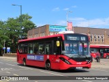 Abellio London Bus Company 8230 na cidade de Richmond, Greater London, Inglaterra, por Fábio Takahashi Tanniguchi. ID da foto: :id.