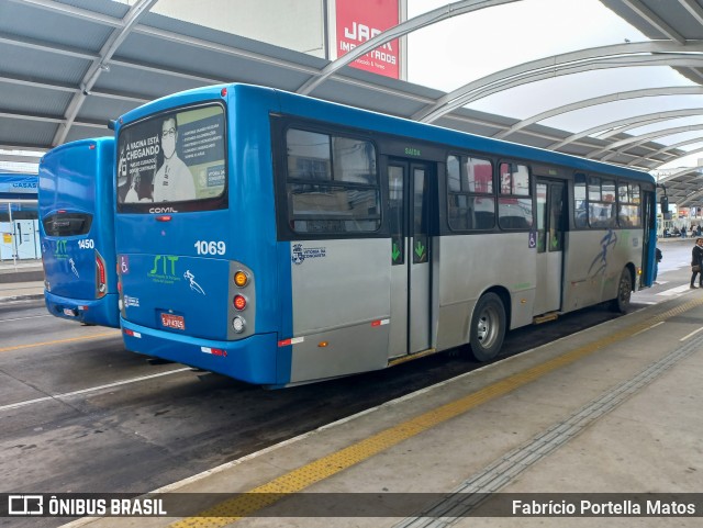 Viação Rosa Vitória da Conquista 1069 na cidade de Vitória da Conquista, Bahia, Brasil, por Fabrício Portella Matos. ID da foto: 10282727.