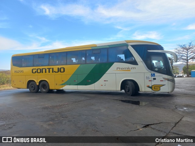 Empresa Gontijo de Transportes 19295 na cidade de Montes Claros, Minas Gerais, Brasil, por Cristiano Martins. ID da foto: 10284442.