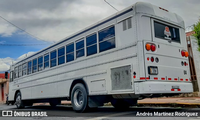 Transportes Serrano S.A. 04 na cidade de Cartago, Cartago, Costa Rica, por Andrés Martínez Rodríguez. ID da foto: 10285775.